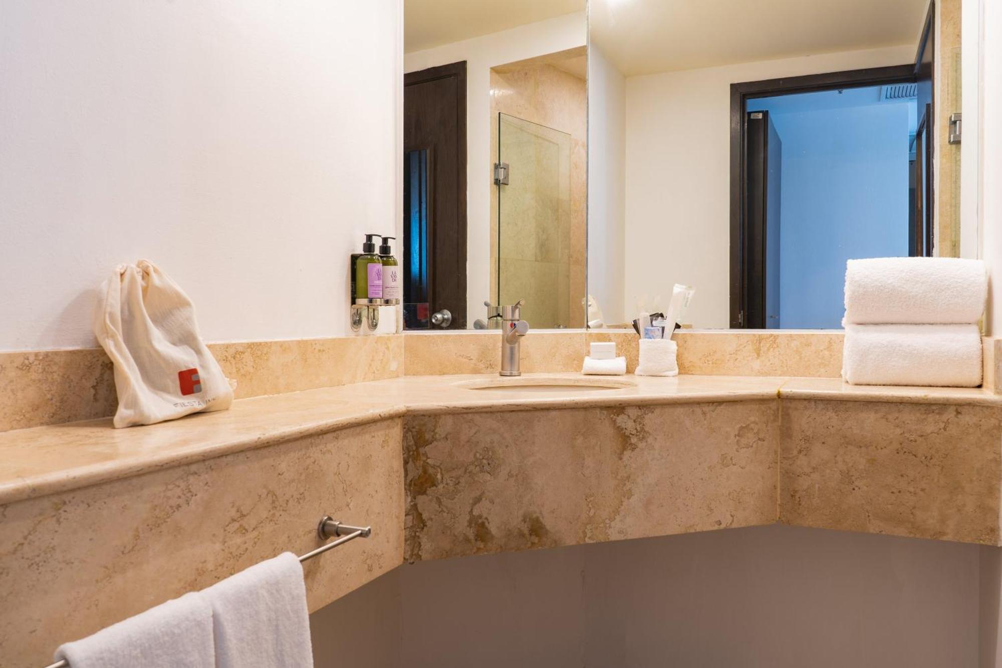 Fiesta Inn Тепік Екстер'єр фото