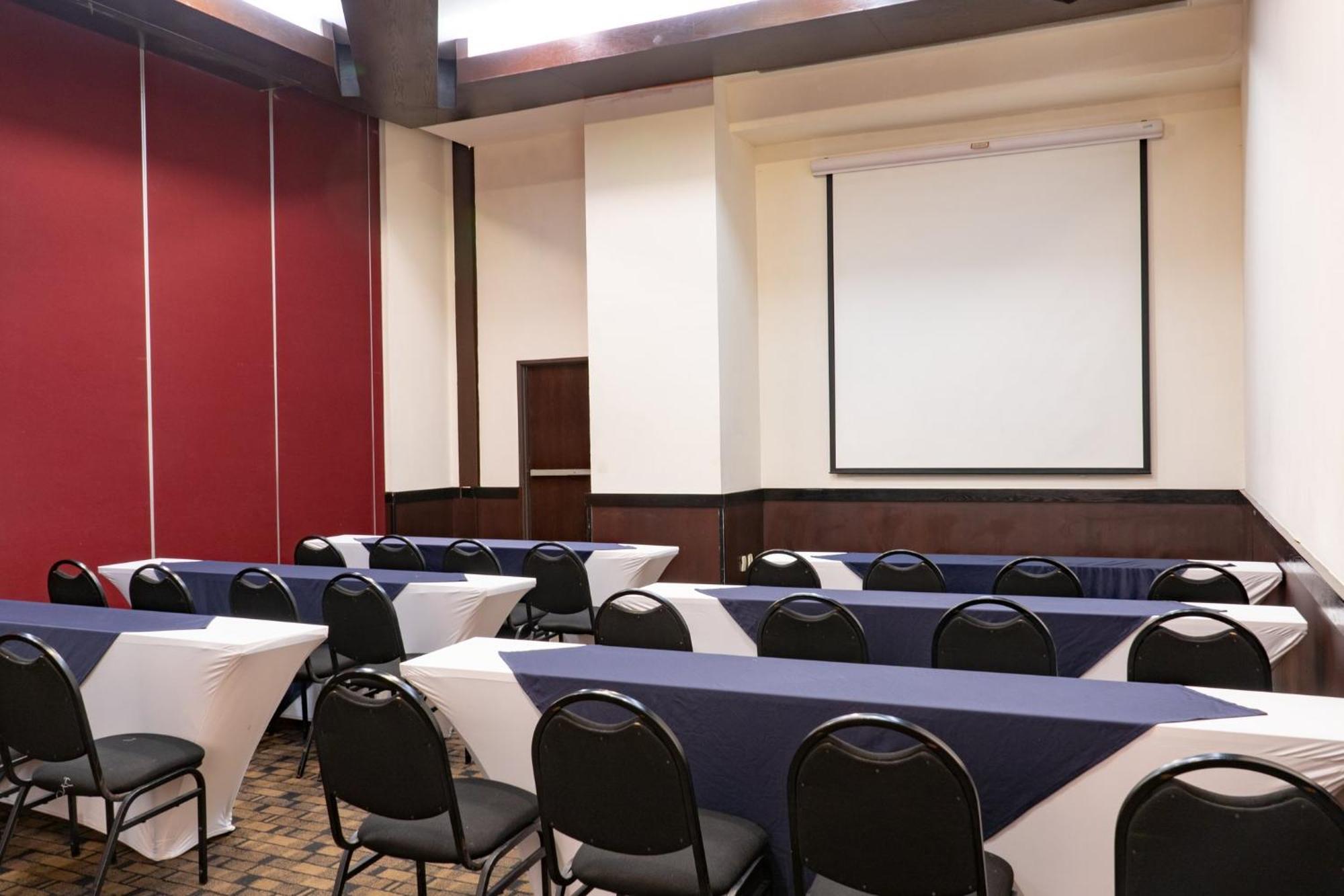 Fiesta Inn Тепік Екстер'єр фото