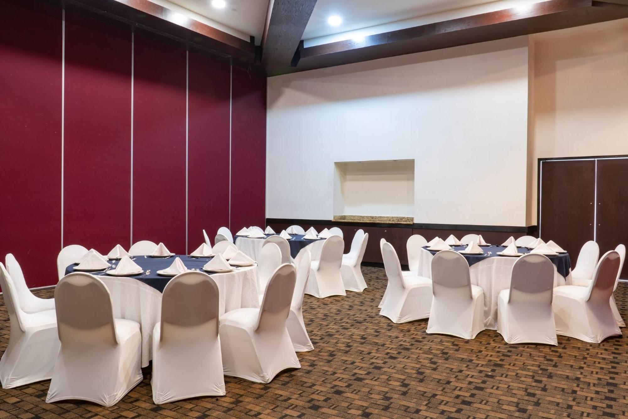 Fiesta Inn Тепік Екстер'єр фото