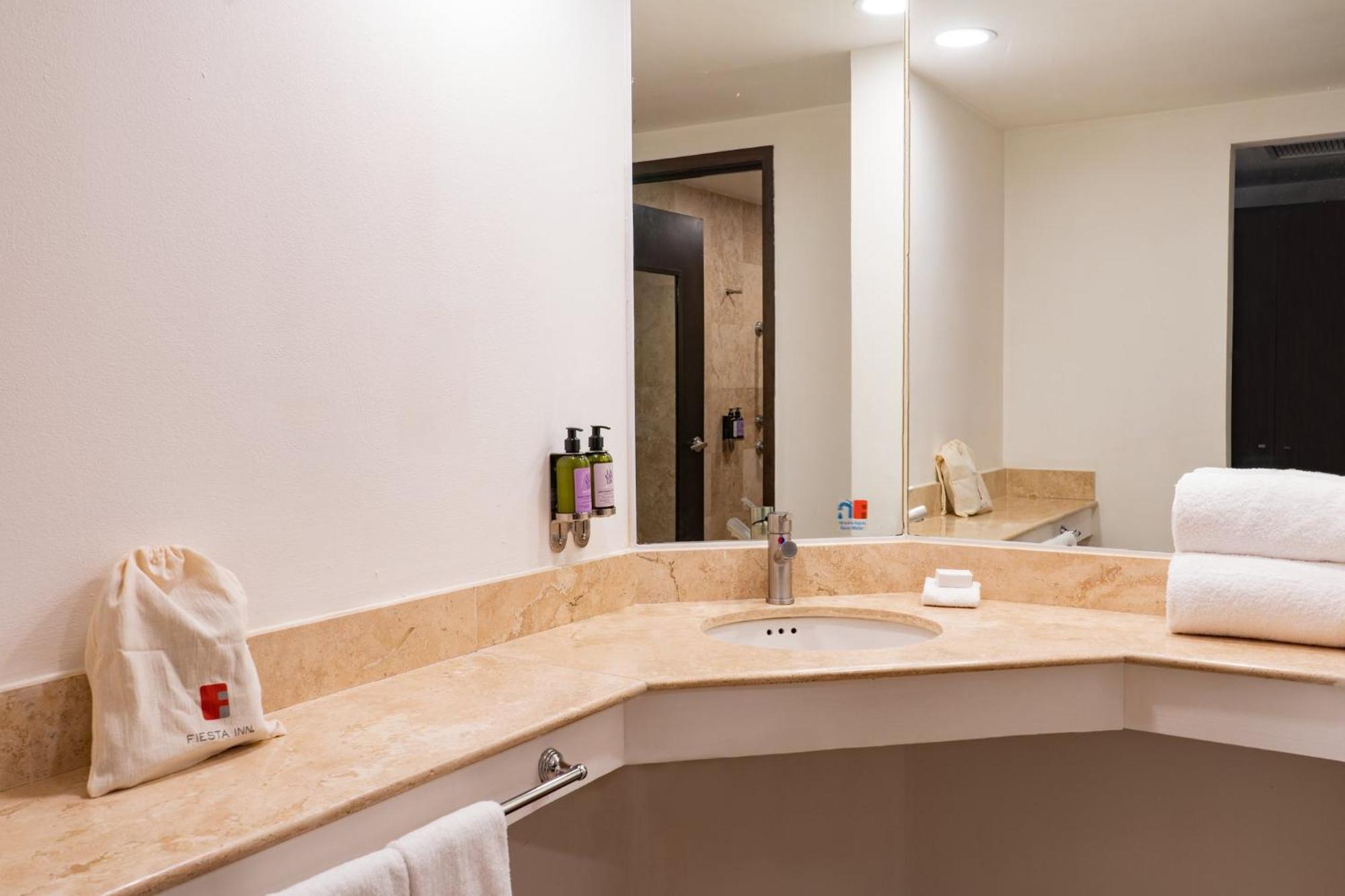Fiesta Inn Тепік Екстер'єр фото
